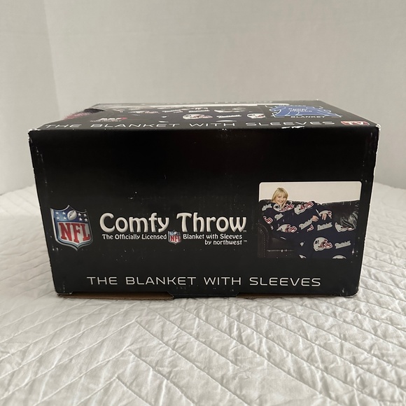 New England Patriots Comfy Throw Huddler Snuggie Style Blanket NFL Northwest - Picture 6 of 10